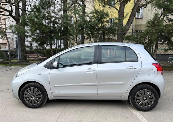 Toyota Yaris cena 23600 przebieg: 164500, rok produkcji 2010 z Racibórz małe 106